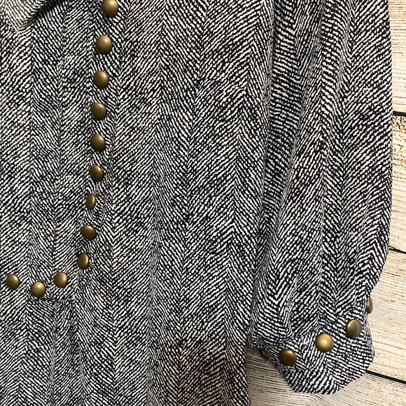 MED | 3/4 Sleeve semi sheer top- black & white - Picture 2 of 9